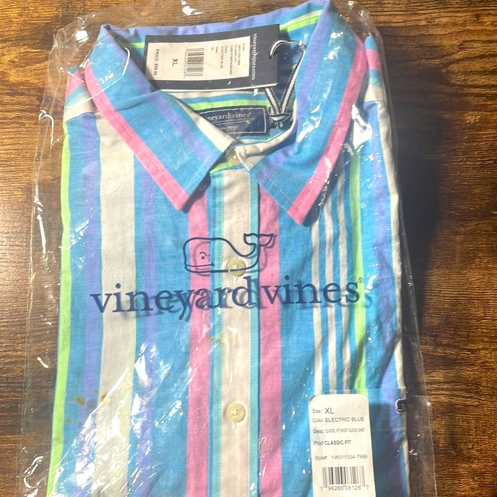 Short sleeve shirt